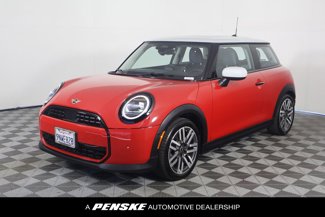 Used 2025 MINI Cooper 2-Door Hardtop image 1