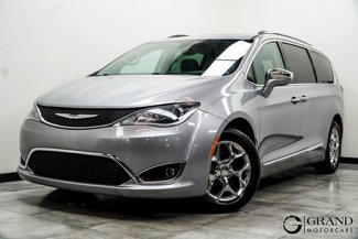 Used 2018 Chrysler Pacifica Limited image 1