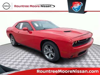 Used 2020 Dodge Challenger SXT image 1