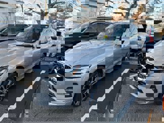 Certified 2022 Volvo XC60 B5 Momentum w/ Climate Package image 1
