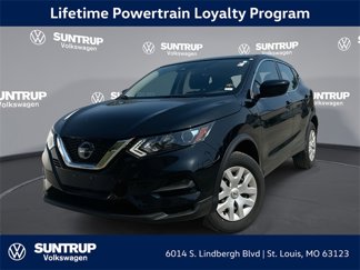 Used 2020 Nissan Rogue Sport S image 1