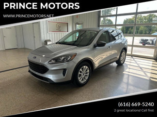 Used 2022 Ford Escape SE w/ Cold Weather Package image 1