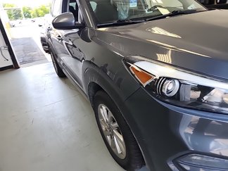 Used 2017 Hyundai Tucson SE image 1