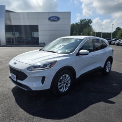 Used 2020 Ford Escape SE image 1