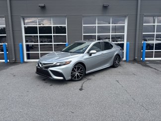 Used 2022 Toyota Camry SE image 1