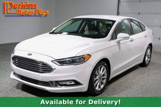 Used 2017 Ford Fusion SE w/ Fusion SE Technology Package image 1
