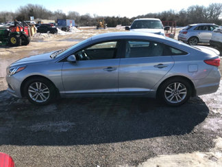 Used 2017 Hyundai Sonata SE image 1