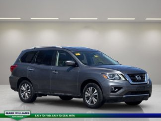 Used 2019 Nissan Pathfinder SV image 1