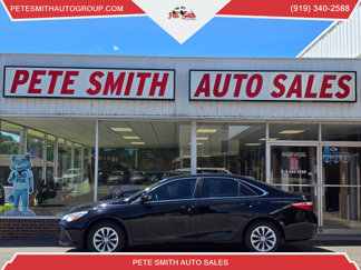 Used 2017 Toyota Camry LE image 1