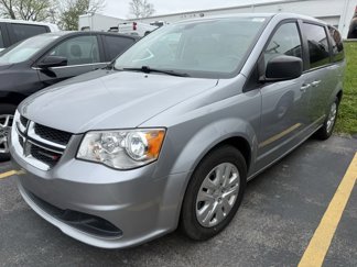 Used 2018 Dodge Grand Caravan SE w/ UConnect Hands-Free Group image 1