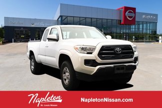 Used 2017 Toyota Tacoma SR image 1
