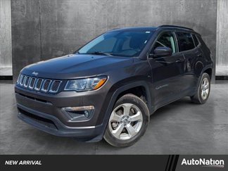 Used 2018 Jeep Compass Latitude image 1