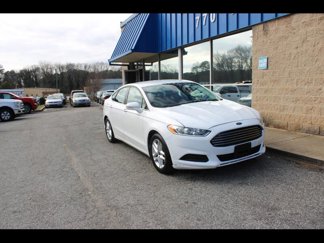 Used 2016 Ford Fusion SE image 1