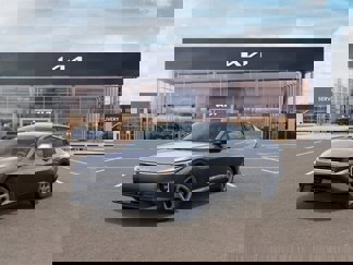 New 2025 Kia K4 LXS image 1
