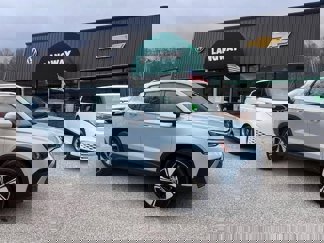 New 2025 Volkswagen Taos SE image 1