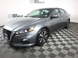 Certified 2022 Nissan Altima 2.5 SV image 1
