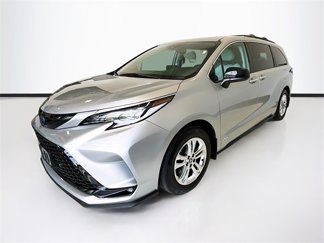 Used 2021 Toyota Sienna XSE w/ XSE Plus Package image 1