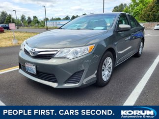 Used 2013 Toyota Camry LE image 1