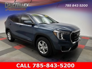 Used 2024 GMC Terrain SLE image 1