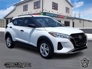 Used 2024 Nissan Kicks S image 1