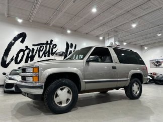 Used 1999 Chevrolet Tahoe 4WD 2-Door w/ Preferred Equipment Group image 1