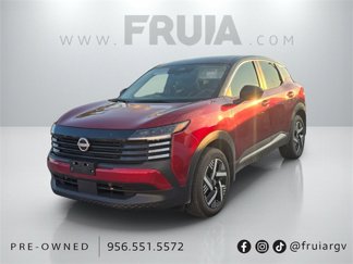 Used 2025 Nissan Kicks SV image 1