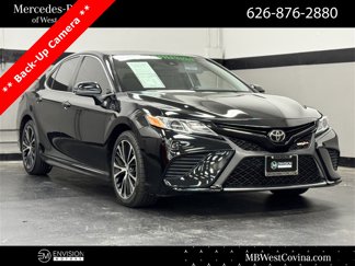 Used 2018 Toyota Camry SE image 1