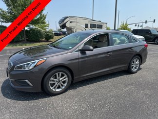 Used 2017 Hyundai Sonata SE image 1