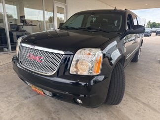 Used 2014 GMC Yukon XL Denali image 1