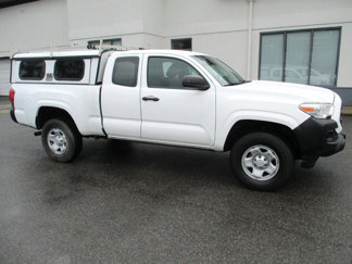 Used 2018 Toyota Tacoma SR image 1