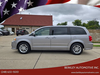 Used 2019 Dodge Grand Caravan SXT image 1