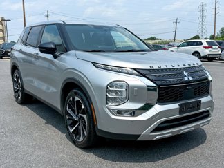 Used 2022 Mitsubishi Outlander SE image 1