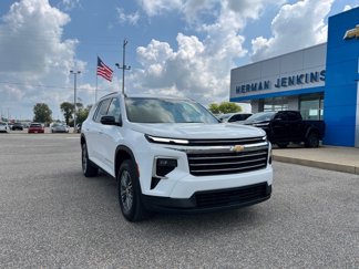 Certified 2025 Chevrolet Traverse LT image 1
