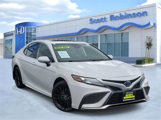 Used 2022 Toyota Camry XSE image 1