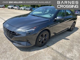 Used 2023 Hyundai Elantra SEL image 1