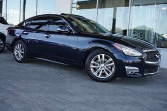 Used 2018 INFINITI Q70 Luxe image 1