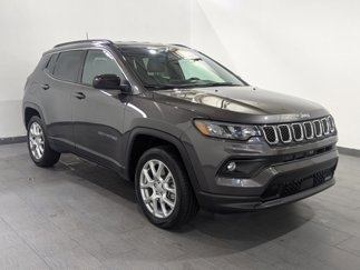 Used 2023 Jeep Compass Latitude image 1