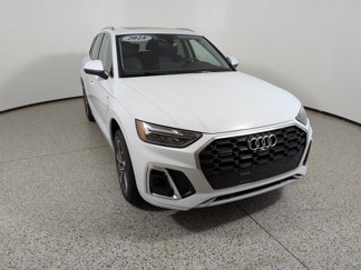 Certified 2024 Audi Q5 2.0T Premium Plus image 1