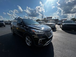 Used 2017 Hyundai Santa Fe SE image 1
