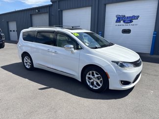Used 2020 Chrysler Pacifica Limited image 1
