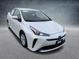 Used 2022 Toyota Prius LE image 1