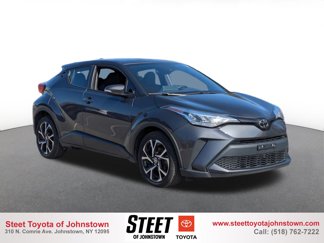 Used 2022 Toyota C-HR XLE image 1