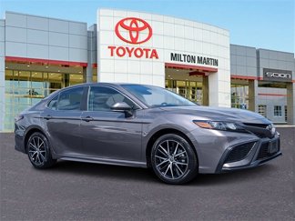 Certified 2023 Toyota Camry SE image 1