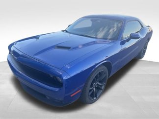 Used 2018 Dodge Challenger SXT w/ Blacktop Package video 3