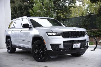 Used 2022 Jeep Grand Cherokee L Laredo image 1