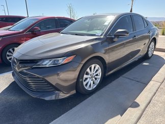 Used 2018 Toyota Camry LE image 1