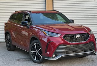 Used 2021 Toyota Highlander XSE image 1