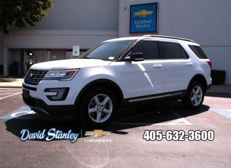 Used 2017 Ford Explorer XLT image 1