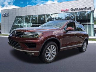 Used 2017 Volkswagen Touareg Sport image 1