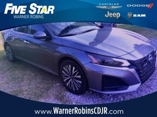 Used 2023 Nissan Altima 2.5 SV image 1